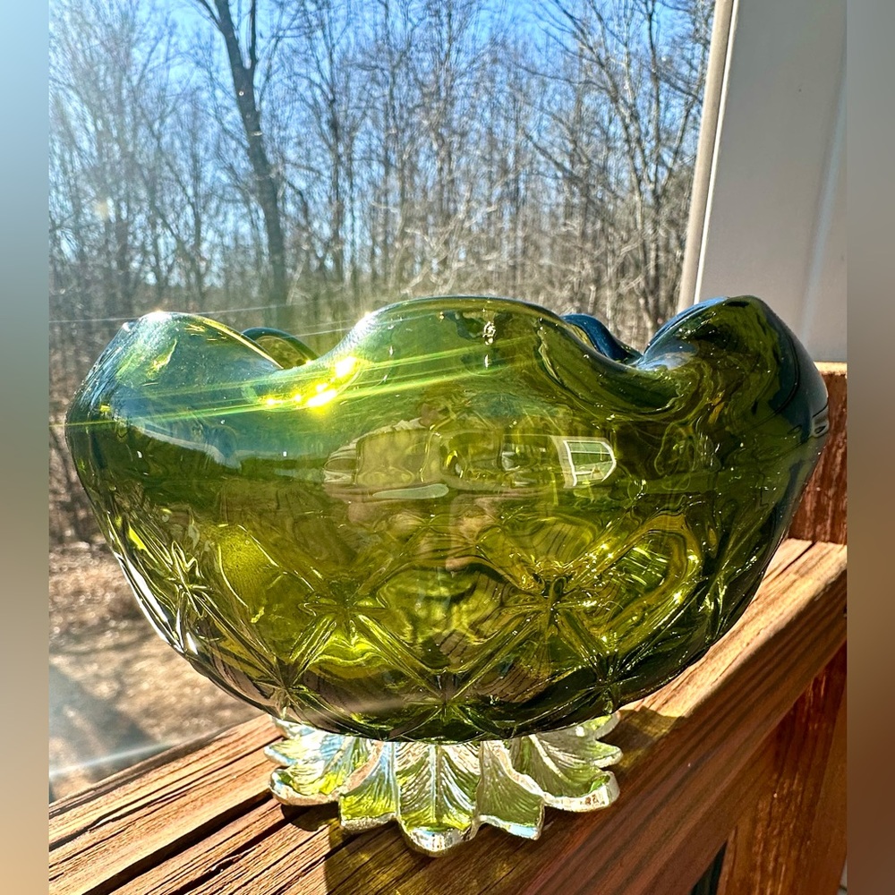 VTG Indiana Glass Diamond Point Footed Avacado Bowl w/Metal Leaf Base - Picture 2 of 9